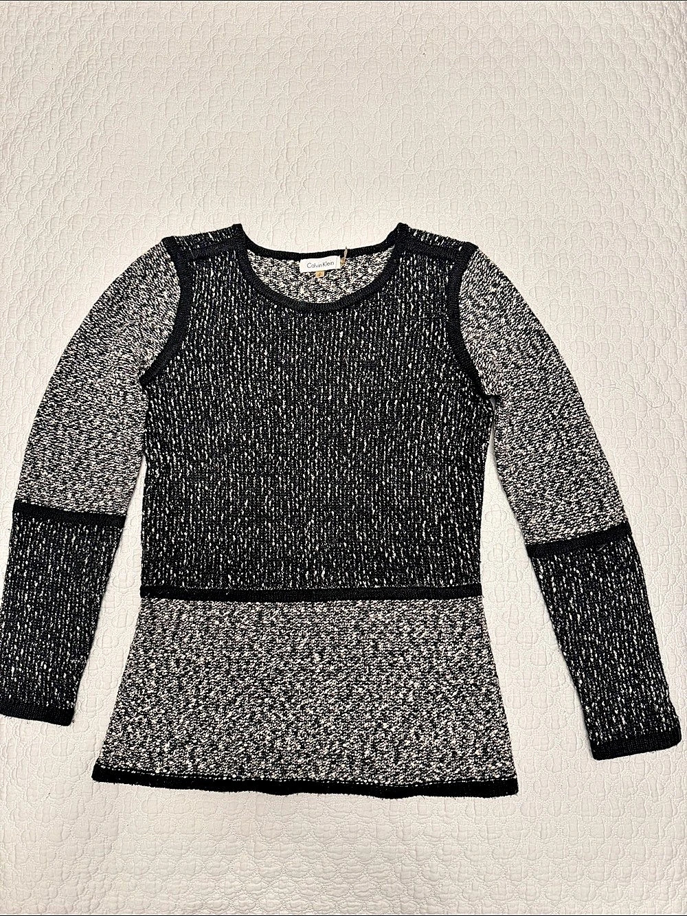 Calvin Klein Black & White Knit Sweater Size Small Like New